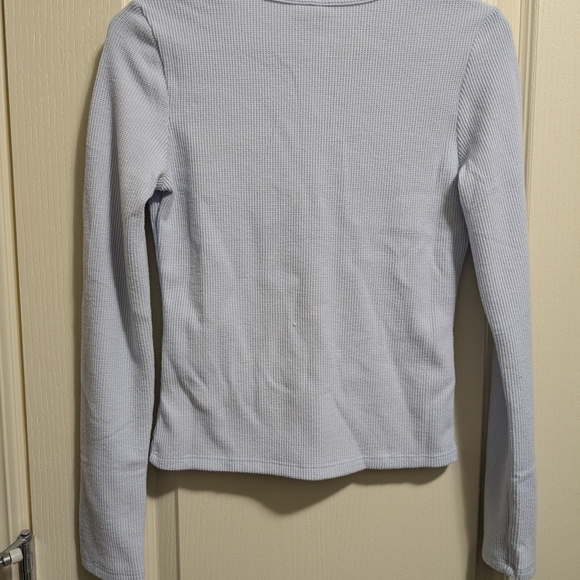 H&M Light Blue Ribbed Button-Up Top - Picture 2 of 2
